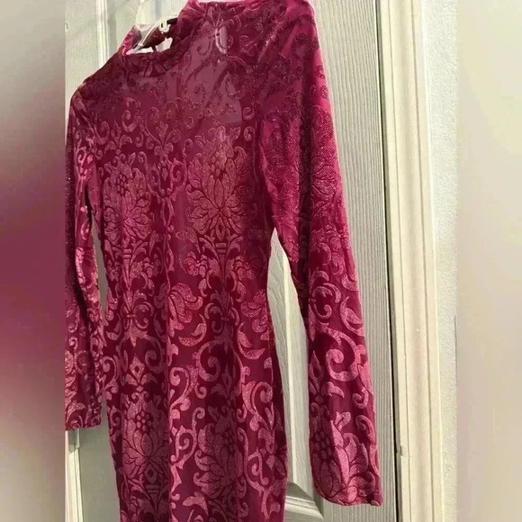 Iris dress with long sleeves in burgundy with raised pattern velvet touch Large - Picture 4 of 13